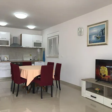 House Ii מדולין